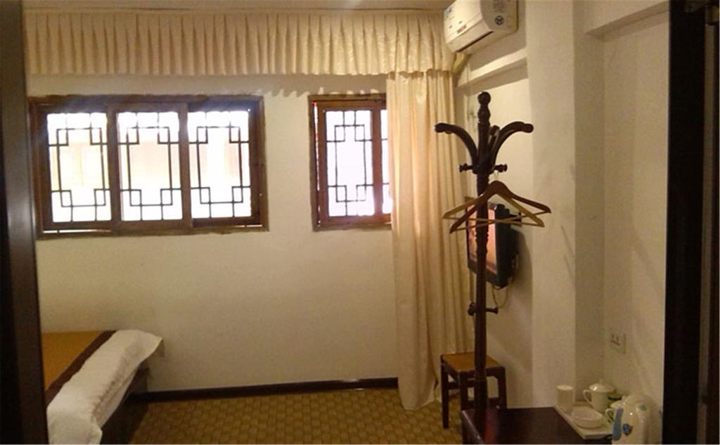 Wudangshan Yinjie Holiday Hotel Danjiangkou Oda fotoğraf